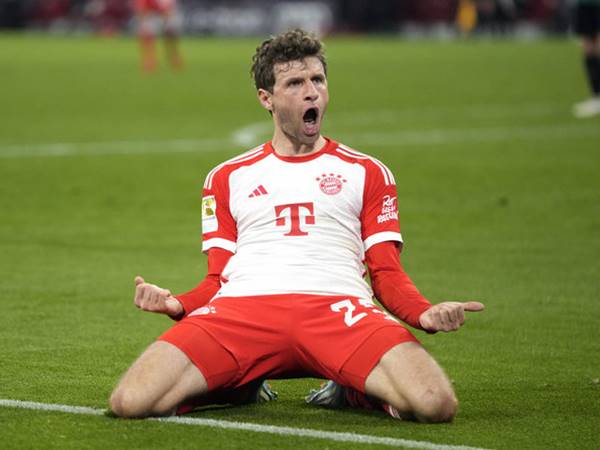 Tuổi thơ cầu thủ Thomas Muller